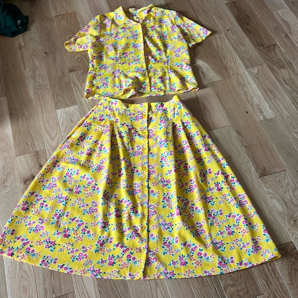 Floral Yellow Two-Piece skirt Set sz 16
